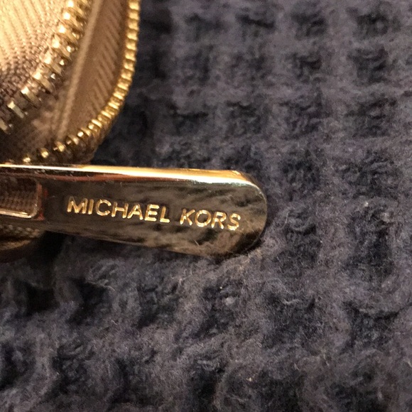 Michael Kors wallets. Large and small. - Picture 6 of 10